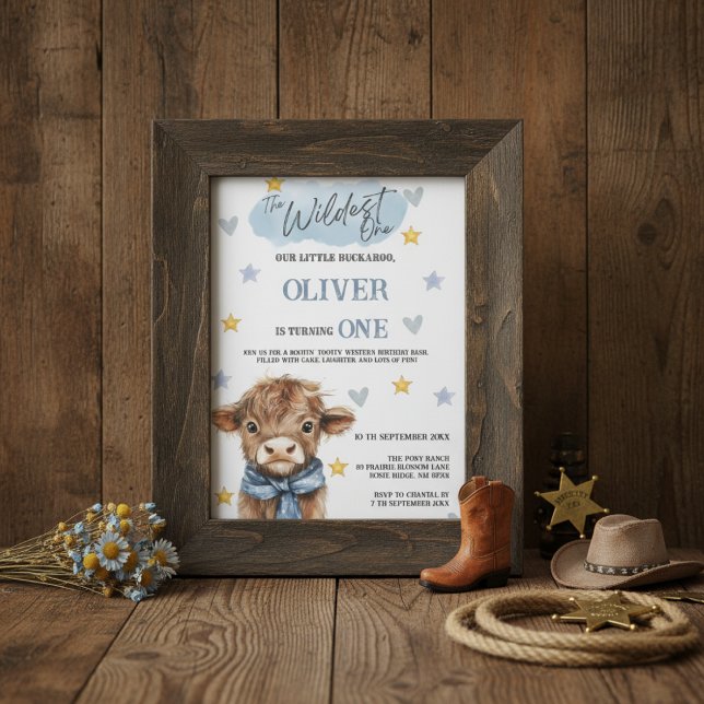 Convite Wild West First Birthday • Little Buckaroo Theme (Cowboy-style Wildest One birthday invite in rustic frame with hat, rope, and burlap background)