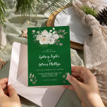Convite Winter Floral | Casamento Casual Verde<br><div class="desc">Este floral de inverno no convite de casamento casual verde esmeralda é perfeito para um elegante casamento de Natal. O simples design apresenta flores brancas com verde-inverno e folhas de eucalipto,  com um sentimento moderno do país.</div>
