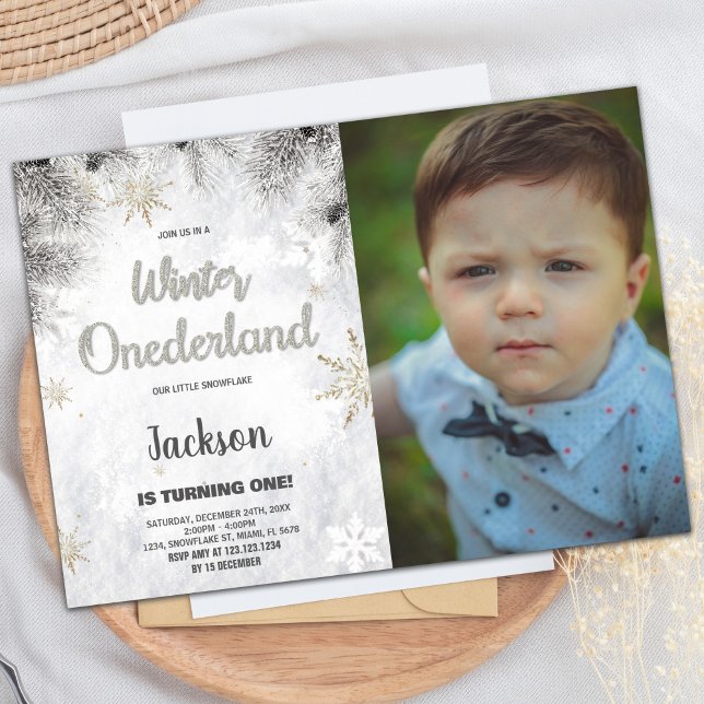 Convite Winter ONEderland Invtions Pine Silver Photo (Winter ONEderland Invitations Pine Silver Photo)