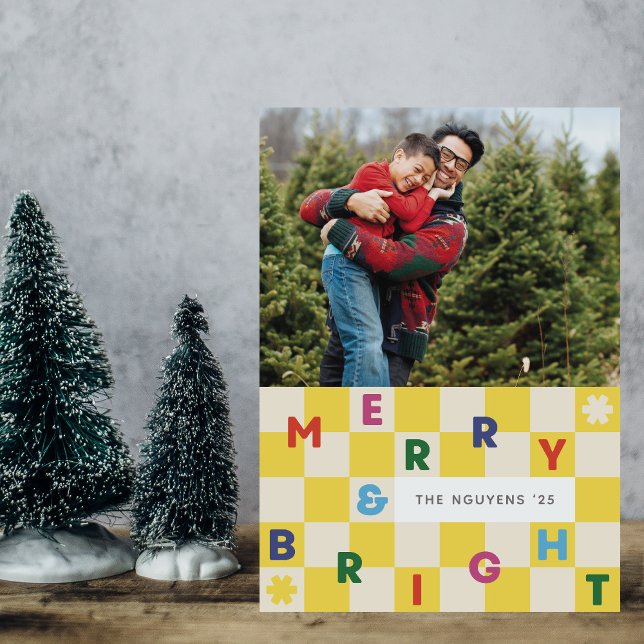 Convite Yellow Checkerboard Merry & Bright Christmas Card (Criador carregado)