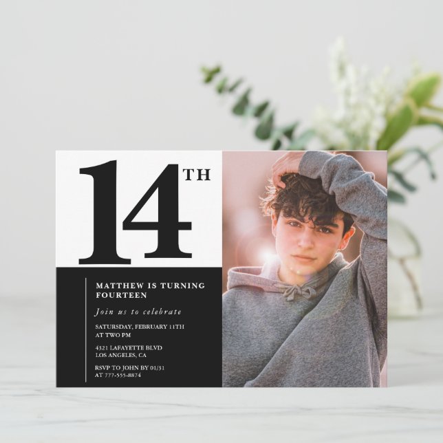 Convites de 14º aniversário Preto Elegante Chique (Em pé/Frente)