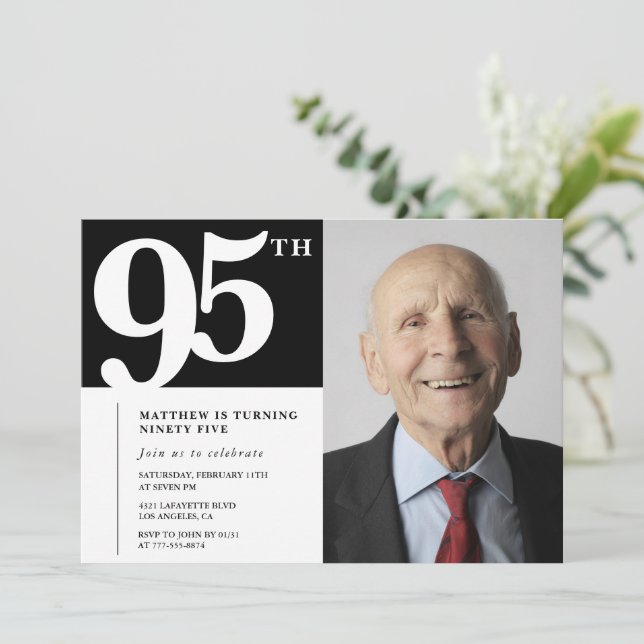 Convites de aniversário de 95 anos Preto Moderno C (Em pé/Frente)