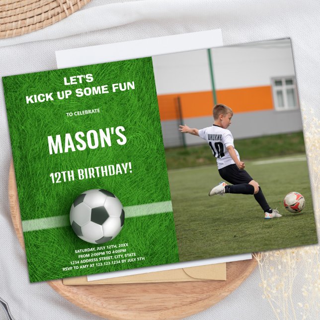 Convites de aniversário para futebol verde com fot (Green Soccer Birthday Invitations with photo)