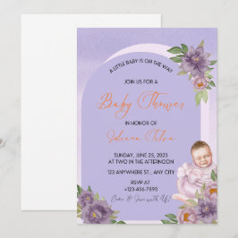Convites de chá de bebê florais roxos.