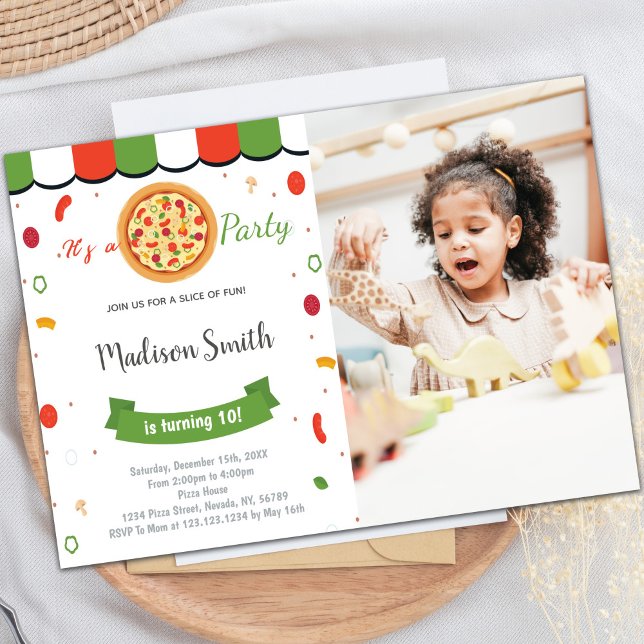 Convites de festas de pizza personalizáveis para c (Red Green Pizza Birthday Invitations with photo)