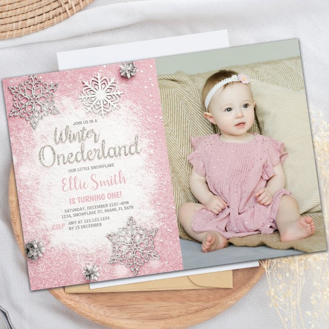 Convites de festas personalizáveis da Wonderland d (Pink Glitter Winter ONEderland Invitations w photo)