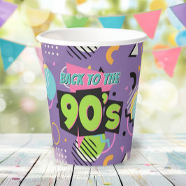 Copas de papel em festa dos anos 90