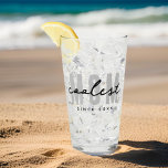 Copo De Pint A Mãe Mais Fria Desde 20XX Moderno, Um Pré-Disquet<br><div class="desc">Esta design simples e moderna é composta por tipografia sã-serif.</div>
