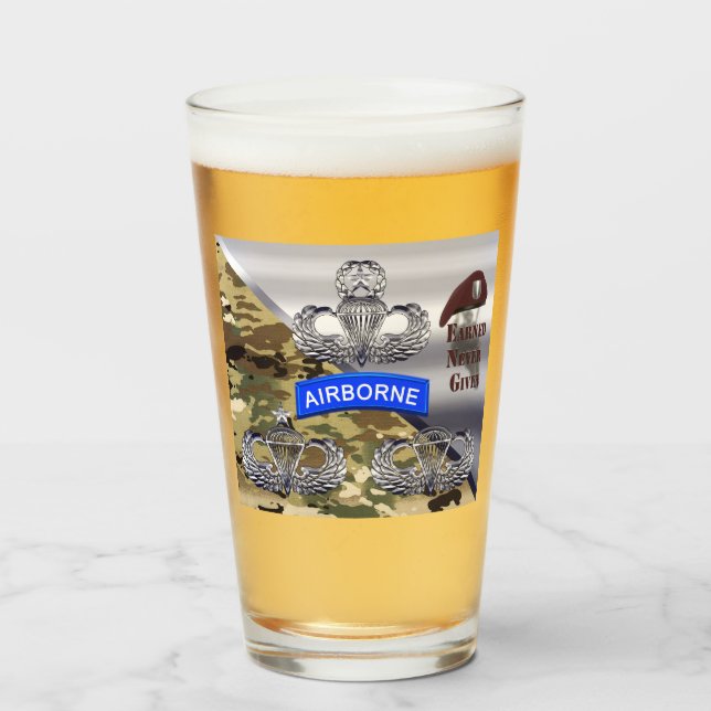 Copo De Pint Asas Aerotransportadas – Conquistadas, Nunca Dadas (Frente (Preenchido))