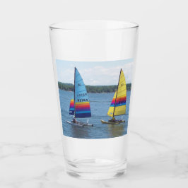 Copo De Pint Barcos à vela no lago prateado