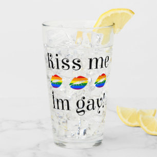 Copo De Pint Beije-me Sou Gay (letras negras)