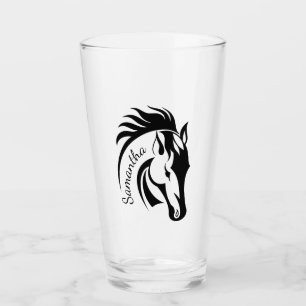 Copo De Pint Belo Bebendo de cavalo