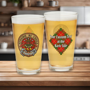 Copo De Pint Clan Cameron Crest sobre Tartan