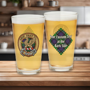 Copo De Pint Clan Leslie Crest sobre caçar Tartan