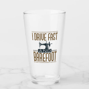 Copo De Pint Conduzo Máquina de costura rápida e descalça