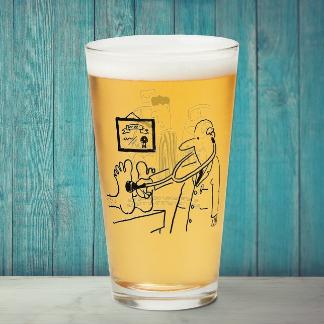 Copo De Pint Dois Médicos Engraçados e Pacientes Pensaram Carto (Criador carregado)