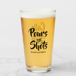 Copo De Pint Engraçado Derrama Os Tiros Decide