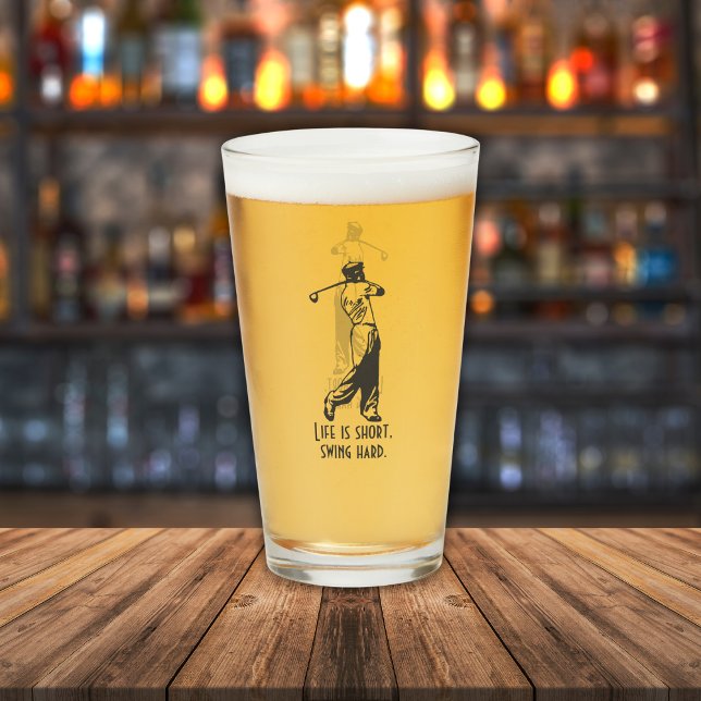 Copo De Pint Engraçado Golfer Life Dizendo Estilo Retroativo (Quote can be changed to your favorite golf saying or personalized with a name.)