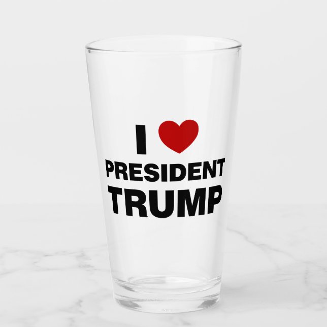 Copo De Pint Eu Amo o Presidente Trump Heart (Frente)