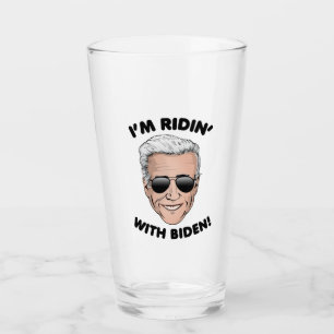 Copo De Pint Eu estou ridin com Biden