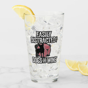 Copo De Pint Facilmente distraído por cães e vinhos