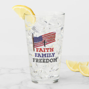 Copo De Pint Faith Family Freedom Cross with Flag