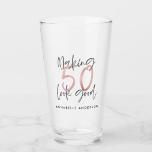 Copo De Pint Fazer 50 é um bom aniversário brilhante rosa-cinza