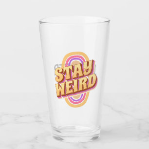 Copo De Pint Fique estranho com o design de texto retrô