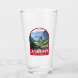 Copo De Pint Lauterbrunnen Suiça Art Vintage<br><div class="desc">Lauterbrunnen retro vetor viagem design. Colocado num vale com penhascos rochosos e as rugas cataratas de Staubbach.</div>