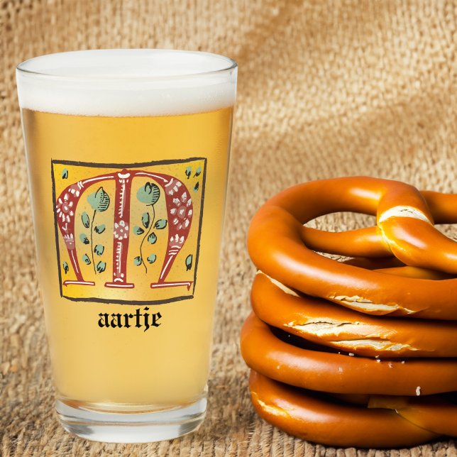 Copo De Pint Letra Floral Iluminada Medieval M Monograma (Criador carregado)