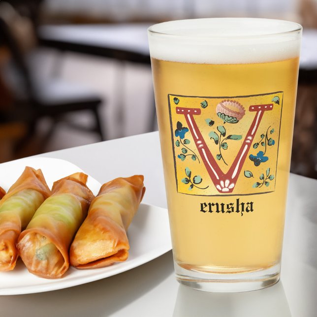 Copo De Pint Letra Floral Iluminada Medieval V Monograma (Criador carregado)