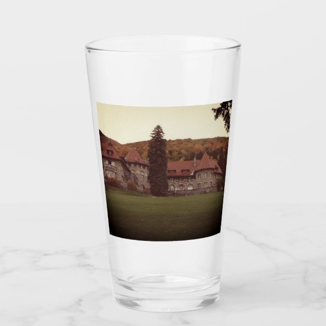 Copo De Pint Mansão do Southern Vermont College, Bennington (Frente)