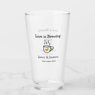 Copo De Pint O amor é fazer uma caneca de café dourada casal