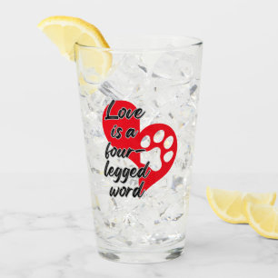 Copo De Pint O amor é uma palavra de quatro pernas.w