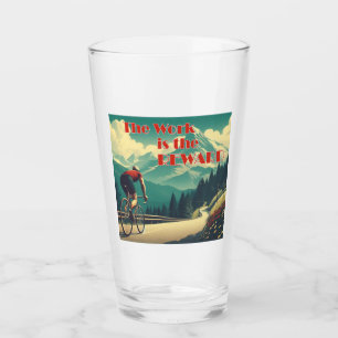 Copo De Pint O Trabalho É A Recompensa Das Montanhas Ciclistas