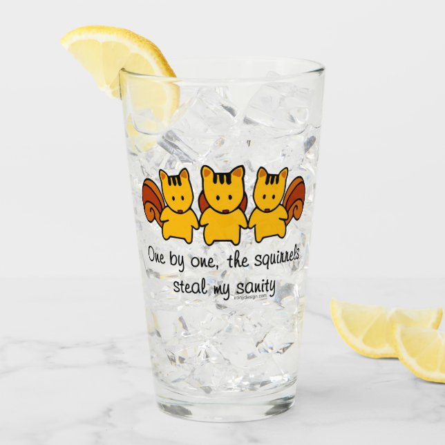 Copo De Pint Os esquilos roubam minha sanidade (Gelo frontal)