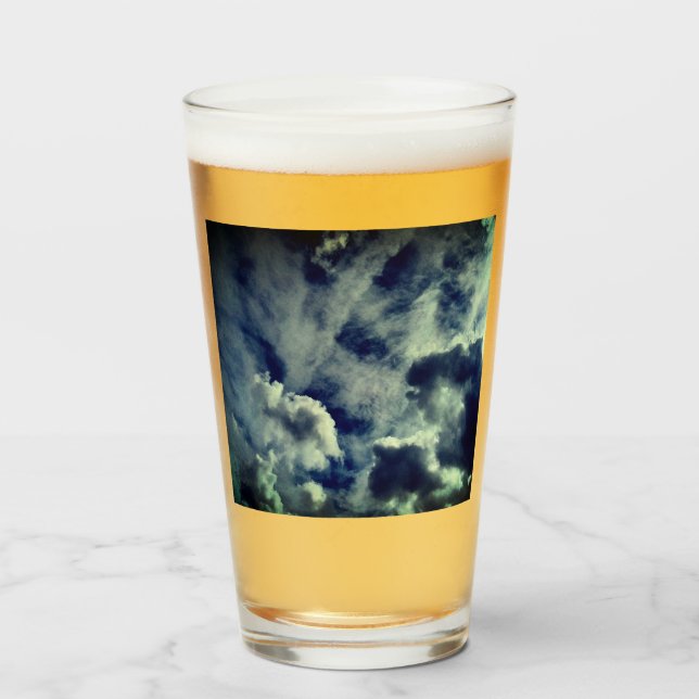Copo De Pint Padrão nas nuvens (Frente (Preenchido))