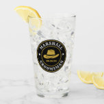 Copo De Pint Padrinhos de casamento personalizados do logotipo<br><div class="desc">Presentes personalizados para padrinhos de casamento com o tema do cowboy ocidental. Decorado com chapéu de cowboy com fonte ocidental antiga. O texto e a cor são editáveis usando a Ferramenta Design para ajustado da sua ocasião. Obtenha este presente personalizado para casamento, despedida de solteiro, festa de noivado ou qualquer...</div>