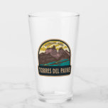 Copo De Pint Parque Nacional Torres del Paine Chile Art Vintage<br><div class="desc">Torres Del Paine National Park vetor art design. O Parque Nacional de Torres del Paine,  na região da Patagônia,  no Chile,  é conhecido pelas suas montanhas em alta altitude e por icebergs azuis brilhantes.</div>