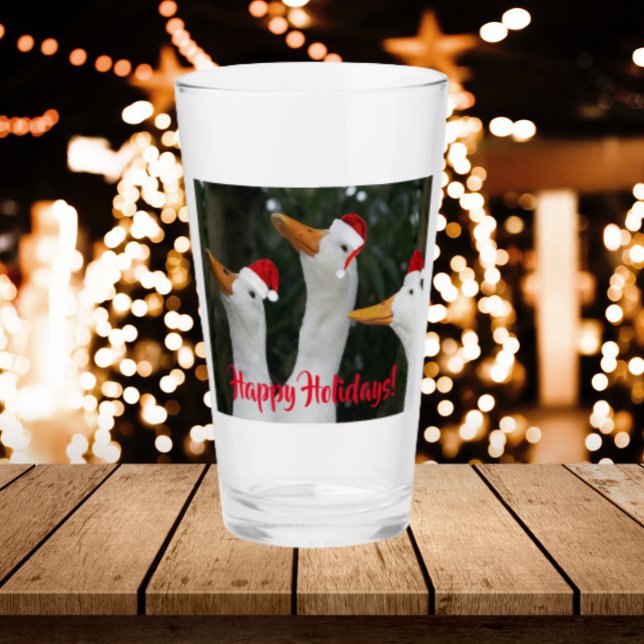 Copo De Pint Patos Brancos Vestindo Feriado de Chapéus Vermelho (In Situ Holidays)