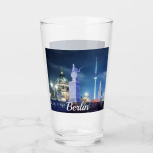 Copo De Pint Ponte de pedra perto da Catedral de Berlim, na Ale