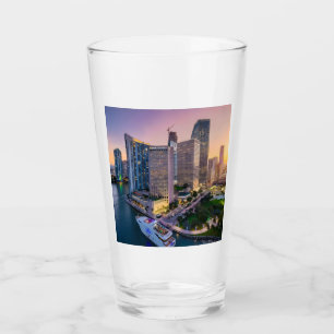 Copo De Pint Pôr do sol no horizonte de Miami com o Hotel Inter