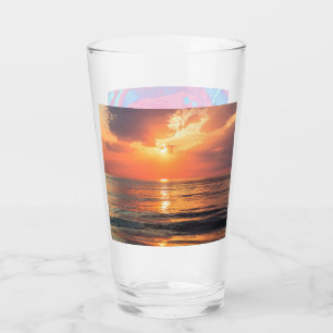 Copo De Pint pôr do sol sobre a água