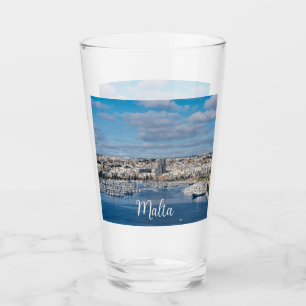 Copo De Pint Porto de Sliema com edifícios modernos e barcos