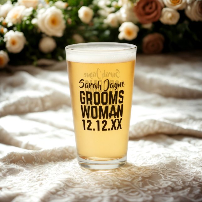 Copo De Pint Presente de Vidro Personalizado para Dama do Noivo (For the Groomswoman in your wedding party. Just add her name and your wedding date)