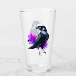 Copo De Pint Raven Com Plano De Fundo De Abertura Da Cor Da Águ