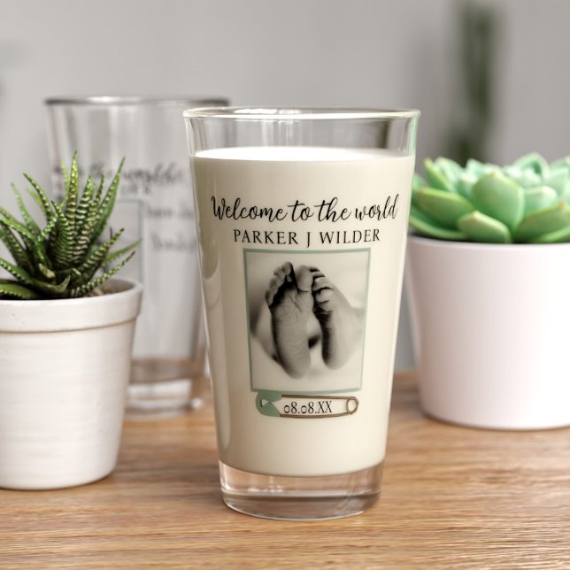 Copo De Pint Recém-Nascida Foto Bem-Vindo Menino Orgulhoso Pai (Welcome to the world little one! Upload your baby photo to this lovely keepsake glass and your name)