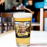 Copo De Pint Série de vidro de impressão de padrinhos de casame<br><div class="desc">Prepare-se para uma despedida de solteiro inesquecível com um copo de pinta que é garantido para rir! Personalize este copo com uma imagem do rosto do padrinho de casamento e o seu nome para um presente hilário do padrinho de casamento! (Dica: use a foto de fundo de remoção do editor...</div>