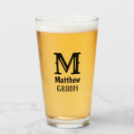 Copo De Pint Tipografia Inicial Moderna Monograma Noivo<br><div class="desc">Clássico,  simples,  Casamento,  Inicial,  copo de cerveja personalizado. Perfeito para o noivo. Personalize com a inicial e o nome.</div>