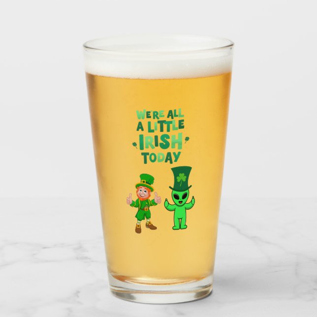Copo De Pint Todos nós somos um pouco irlandeses hoje Leprechau (Frente (Preenchido))